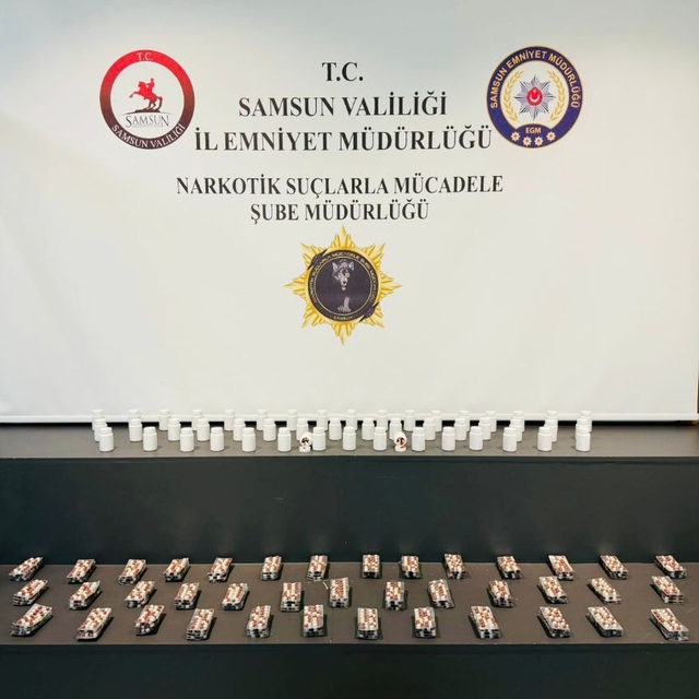 Samsun'da 5 bin 600 sentetik ecza hapı ele geçirildi