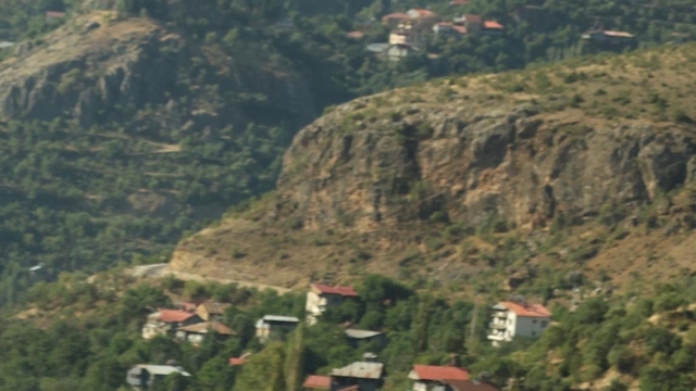 Hızı 220 kilometreye ulaşan yarasa atlayışı nefes kesti