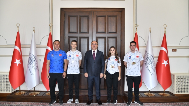 Dünya şampiyonasında dereceye giren sporculardan Vali Soytürk'e ziyaret