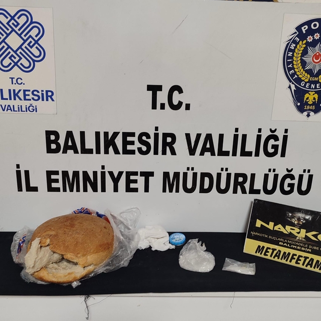 Balıkesir'de ekmeğin içine gizlenmiş uyuşturucu ele geçirildi
