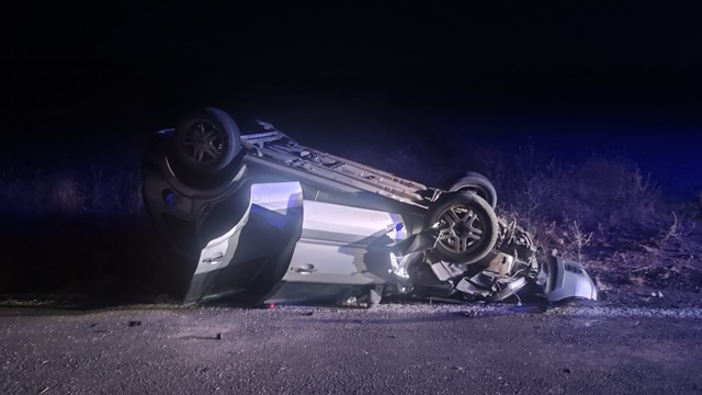 Afyonkarahisar'da traktörün römorkuna çarpan otomobildeki 4 kişi yaralandı