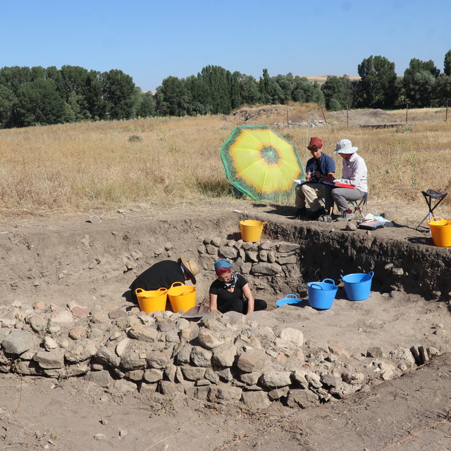 Uşaklı Höyük'teki kazılarda eski dönemlere ait yemek kültürü ve tarımsal ür...