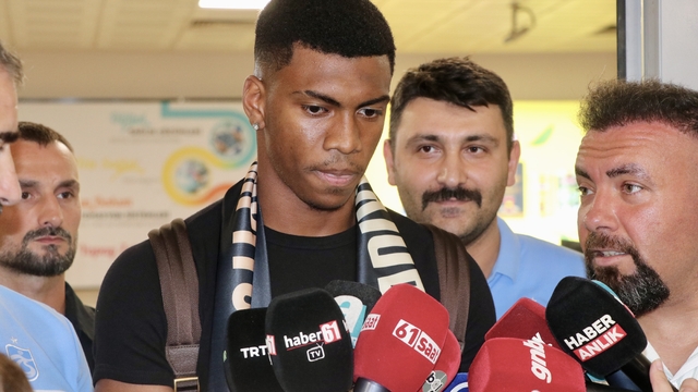 Trabzonspor'un anlaşmaya vardığı Filipe Augusto, Trabzon'a geldi
