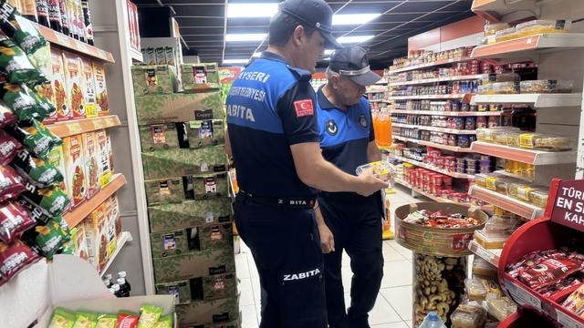 Büyükşehir Belediyesi zabıta ekipleri marketlerde denetimlerini sürdürüyor