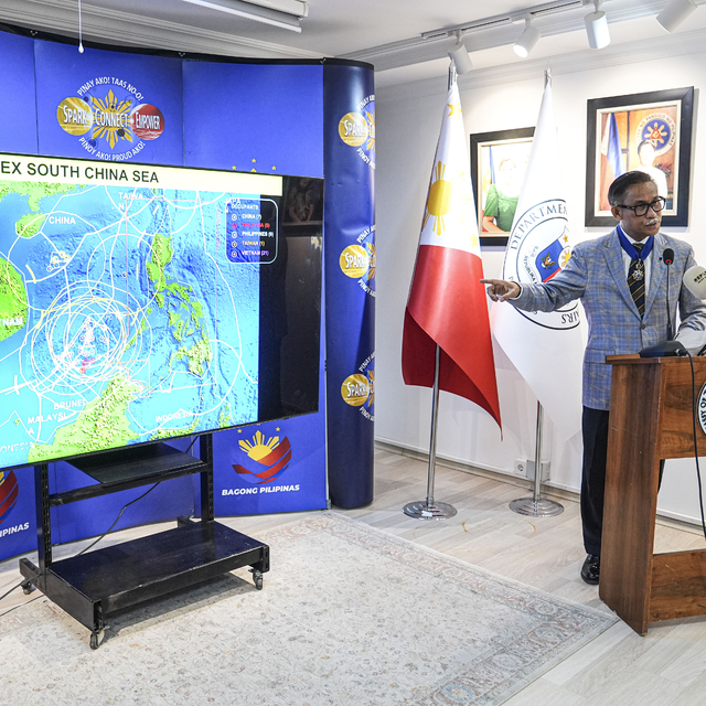 Filipinler'in Ankara Büyükelçiliği, başkentte "Tahkimin Yüzleri" sergisini...