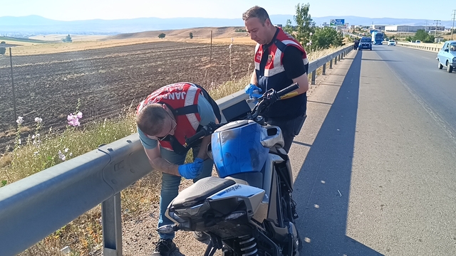 Afyonkarahisar'da bariyere çarpan motosikletin sürücüsü öldü
