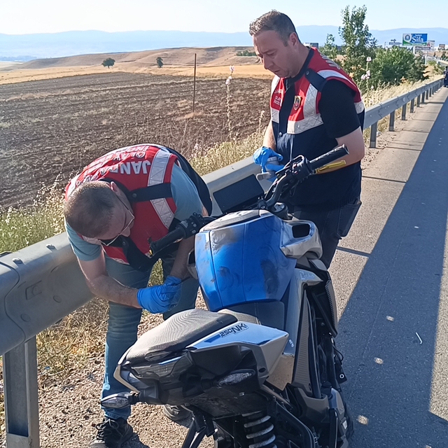Afyonkarahisar'da bariyere çarpan motosikletin sürücüsü öldü