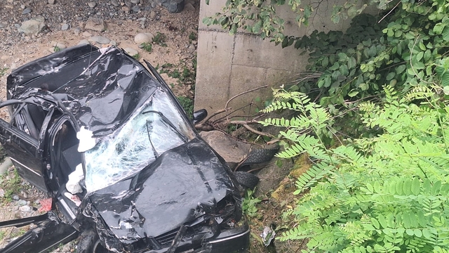 Rize'de iki otomobilin çarpıştığı kazada 1 kişi öldü, 8 kişi yaralandı