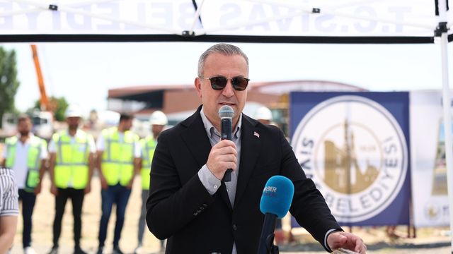 Sivas Sıcak Çermik'te, kadın ve erkek açık havuzlarının temeli törenle atıldı