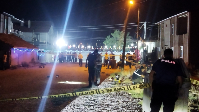 Konya'da pompalı tüfekle havaya ateş açılması sonucu 2 kişi yaralandı