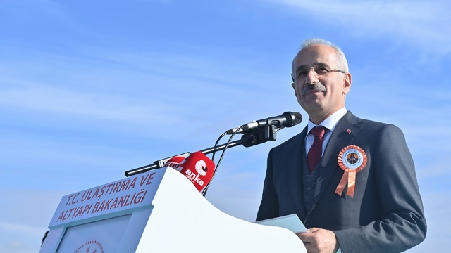Bakan Uraloğlu: Trabzon Şehir Hastanesi kavşağını 20 günde tamamlayıp hizmete açtık