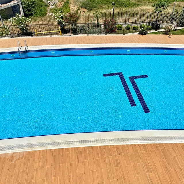 Samsun'da akülü arabasıyla havuza düşen 4 yaşındaki çocuk boğulma tehlikesi...