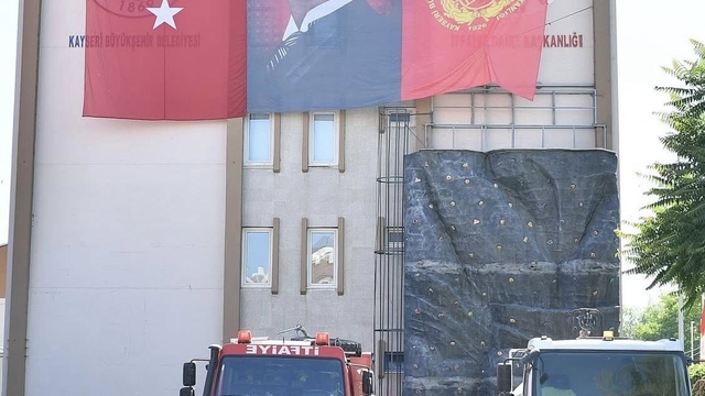 Kayseri Büyükşehir Belediyesi itfaiyesi, geçen ay 987 olaya müdahale etti