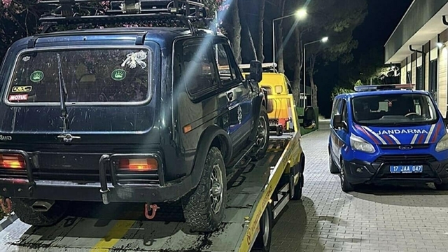 Çanakkale'de Tuz Gölü'nde 'drift' yapan sürücünün aracı trafikten menedildi