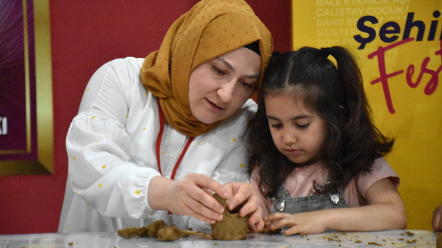 "Van Kültür Yolu Festivali" çocukları sanatla buluşturuyor