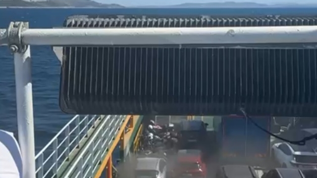Marmara Adası açıklarında feribotta yangın çıktı