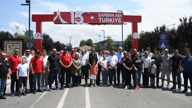 Düzce'de off-road tutkunları "15 Temmuz Demokrasi ve Milli Birlik Günü" turu düzenledi