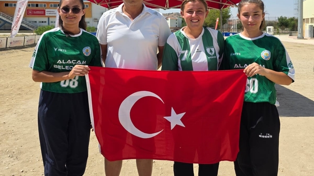 Alaçamspor'un altın kızları dünya şampiyonasında Türkiye'yi temsil edecek