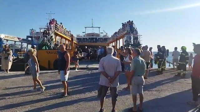 Marmara Adası açıklarında feribotta yangın çıktı (2)