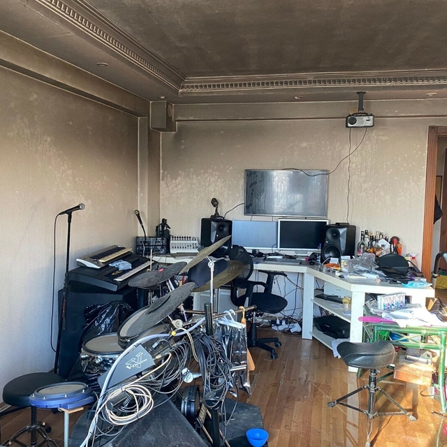 Balıkesir'de evde çıkan yangında 2 kişi dumandan etkilendi