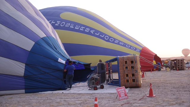 Kapadokya'da yerli ve yabancı turistler bölgeyi gökyüzünden keşfetti