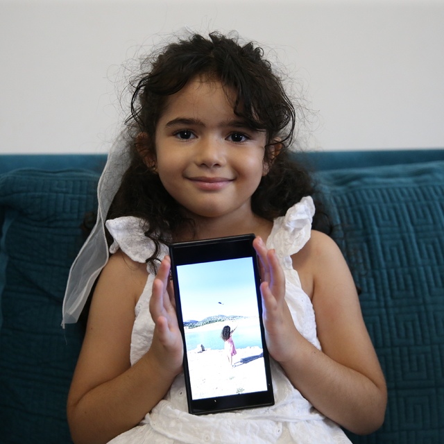 Hatay'da helikopter pilotu barajdan su alırken selamladığı çocuğun yüzünü g...