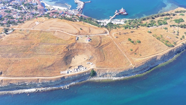 Perinthos Antik Kenti'nde ortaya çıkarılan tiyatronun, dörtte biri kazıldı