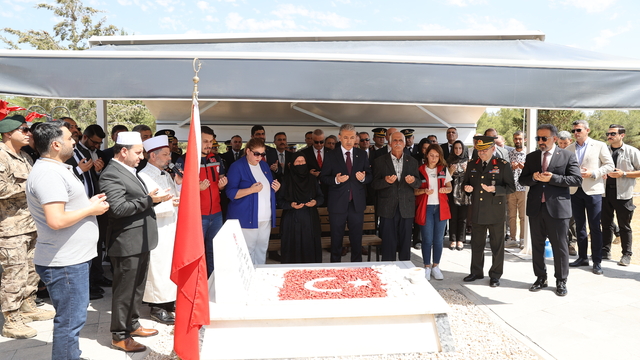 Mardin'de 15 Temmuz Demokrasi ve Milli Birlik Günü dolayısıyla şehit kabirleri ziyaret edildi