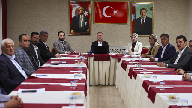 AK Parti Hakkari teşkilatından "Terörsüz Türkiye" sürecine ilişkin açıklama