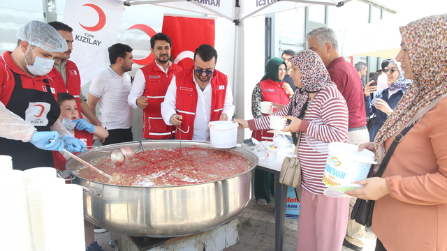 Türk Kızılay Kahramanmaraş'ta aşure dağıttı