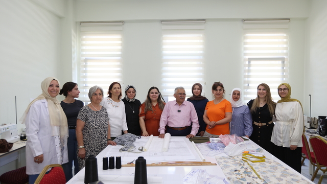 Başkan Büyükkılıç, belediyedeki hizmet birimlerini ziyaret etti