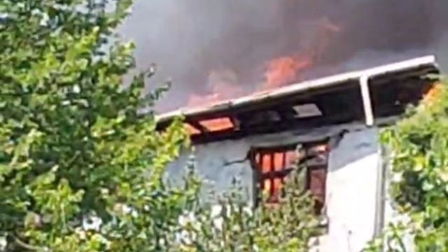 Karabük'te 2 katlı ev yandı