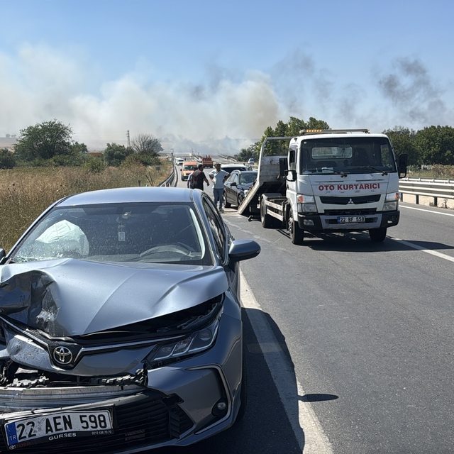 GÜNCELLEME - Edirne'de geniş alanda etkili olan anız yangınına müdahale edi...