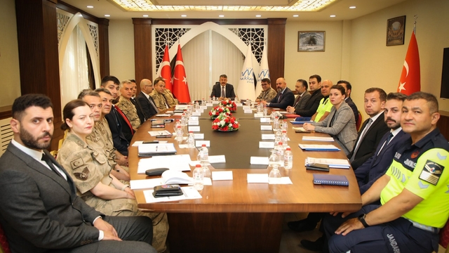 Hakkari'de çeşitli suçlardan aranan 142 kişi yakalandı