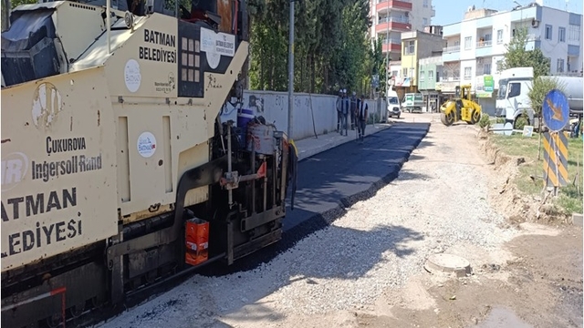 Batman'da asfaltlama çalışması
