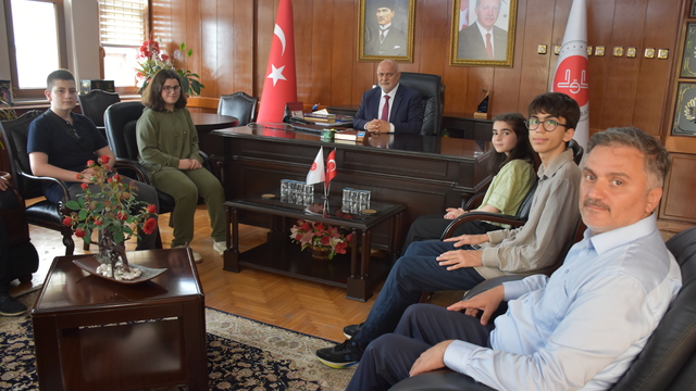 Trabzon'da dereceye giren LGS öğrencileri altınla ödüllendirildi