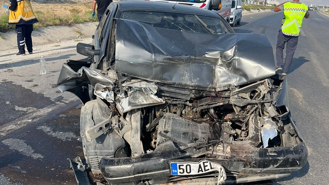 Konya'da iki otomobilin çarpışması sonucu 7 kişi yaralandı