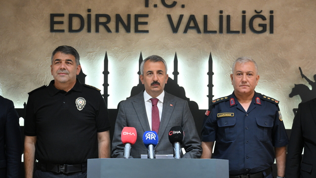 Edirne Valisi Sezer'den üreticilere yangınlara karşı daha dikkatli olmaları uyarısı: