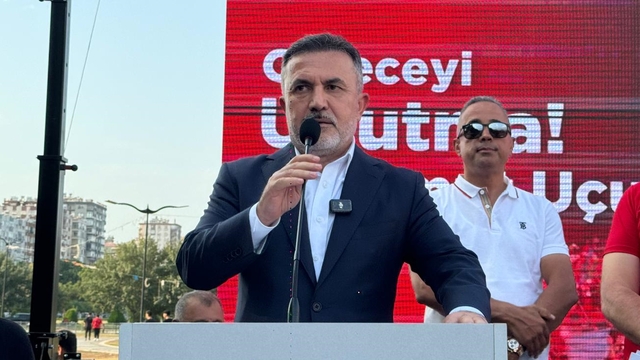 AK Parti Adana İl Başkanlığı "O Geceyi Unutma, Bir Umut Uçur" etkinliği düzenledi