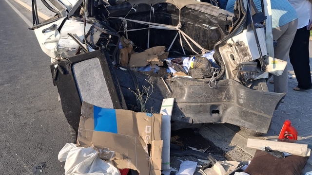 Konya'da minibüsün otomobile arkadan çarpması sonucu 3 kişi yaralandı