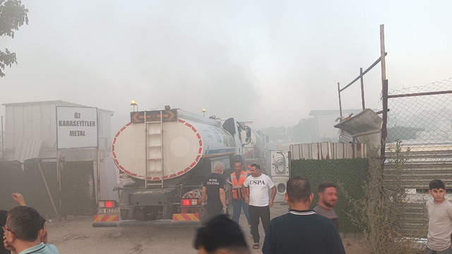 Bursa'da geri dönüşüm tesisinde yangın