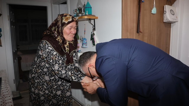 Bakan Işıkhan'dan 15 Temmuz şehidi Yakup Kozan'ın ailesine ziyaret