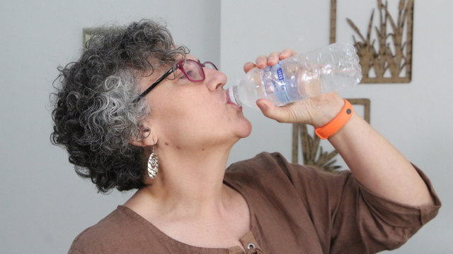 Doç Dr. Candevir: 'Terliyken soğuk su içme, hasta olursun' inanışı şehir efsanesi