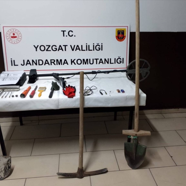 Yozgat'ta izinsiz kazı yapan 2 kişi suçüstü yakalandı