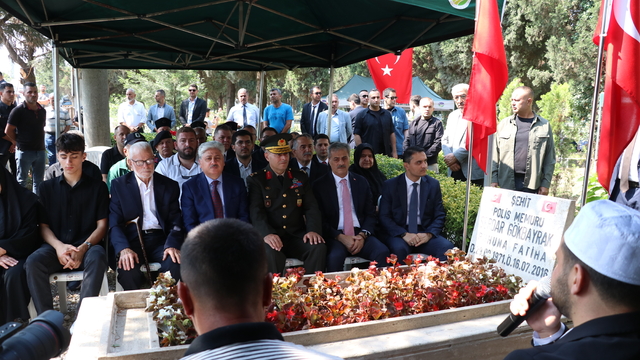 15 Temmuz şehidi Serdar Gökbayrak, Sakarya'daki mezarı başında anıldı