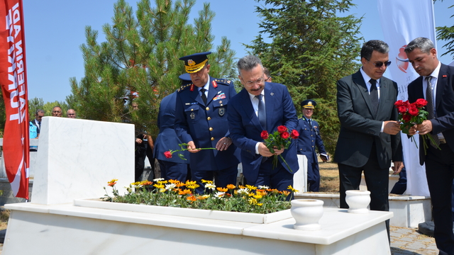 15 Temmuz şehidi polis memuru Dalgıç, mezarı başında anıldı