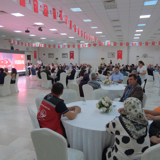 Kırklareli Valisi Turan şehit aileleri ve gazilerle bir araya geldi