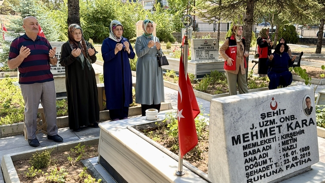 Kayseri, Kırıkkale ve Kırşehir'de 15 Temmuz dolayısıyla şehitlikler ziyaret edildi