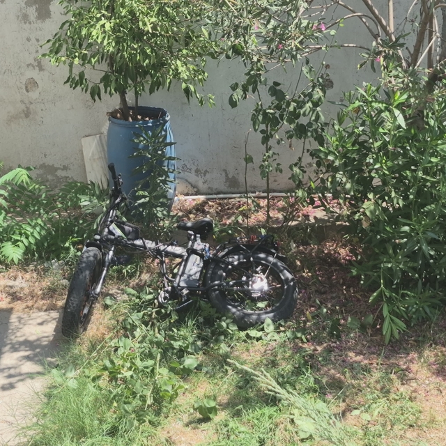 Edirne'de sitenin bahçesine düşen çocuk ile arkasından atlayan babası yaral...