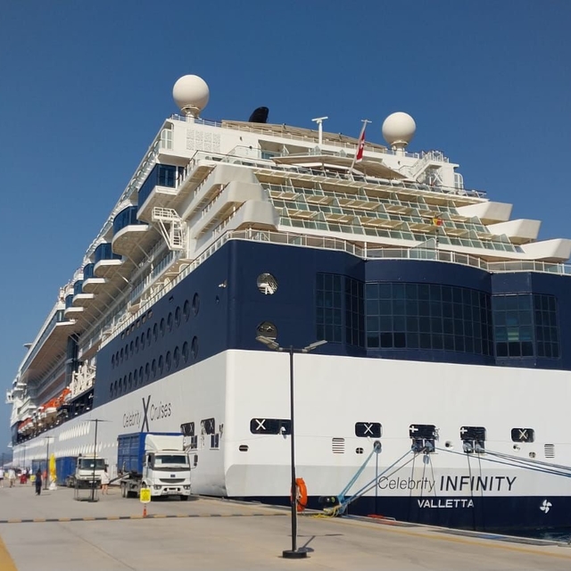 Bodrum'a iki kruvaziyerle 2 bin 277 yolcu geldi